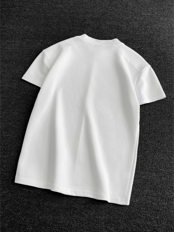 Αντρικό κοντομάνικο T‑shirt με στρογγυλή λαιμόκοψη, χαλαρή εφαρμογή, μονόχρωμο, καλοκαιρινό στυλ 2026