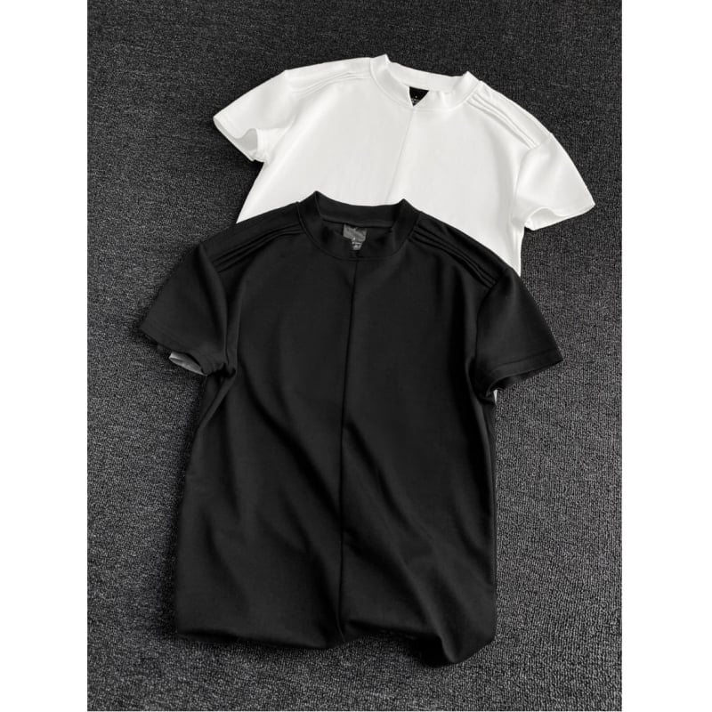 Αντρικό κοντομάνικο T‑shirt με στρογγυλή λαιμόκοψη, χαλαρή εφαρμογή, μονόχρωμο, καλοκαιρινό στυλ 2026
