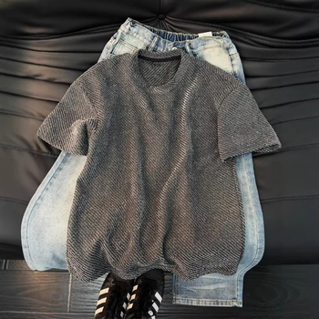 Ανδρικό κοντομάνικο T‑shirt για το καλοκαίρι με αίσθηση υψηλής ποιότητας, στυλάτο και κομψό, βαρύ twill σχέδιο σε αμερικάνικο ύφος, κανονικοί ώμοι, κοντά μανίκια