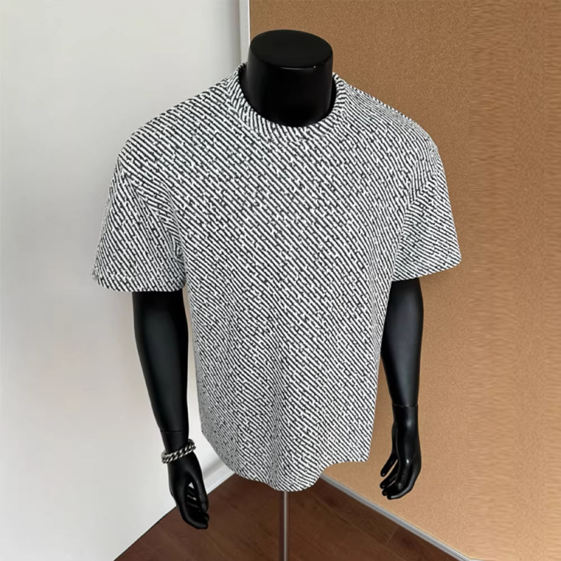 Ανδρικό κοντομάνικο T‑shirt για το καλοκαίρι με αίσθηση υψηλής ποιότητας, στυλάτο και κομψό, βαρύ twill σχέδιο σε αμερικάνικο ύφος, κανονικοί ώμοι, κοντά μανίκια
