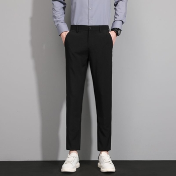 Ανδρικά παντελόνια με drape εφέ, fleece επένδυση και παχιά, ίσια/ελαφρώς χαλαρή γραμμή, μαύρα, μήκος μέχρι τον αστράγαλο, χειμώνας 2025