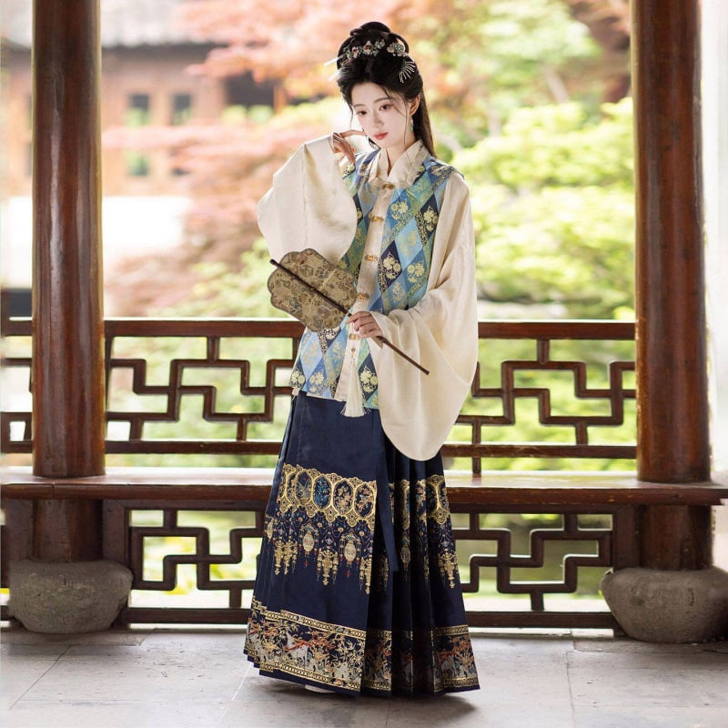 Σετ Hanfu τριών τεμαχίων Ming στυλ με χρυσή Jacquard ρόμπα με μανίκια τύπου πι-πα και φούστα με προφίλ αλόγου