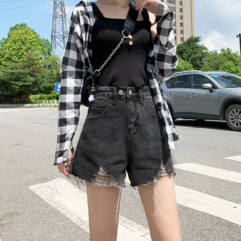 Γυναικείο τζιν σορτς, ψηλή μέση, άνετη εφαρμογή, ακανόνιστο τελείωμα με σκισίματα, Α-γραμμή με φαρδιές πόδια, καλοκαιρινό στυλ