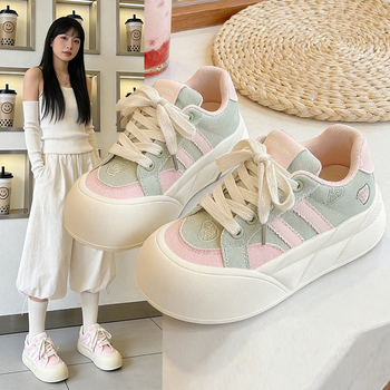 Γυναικείες καμβά sneakers με παχιά σόλα, λευκά, casual στυλ, άνοιξη 2026