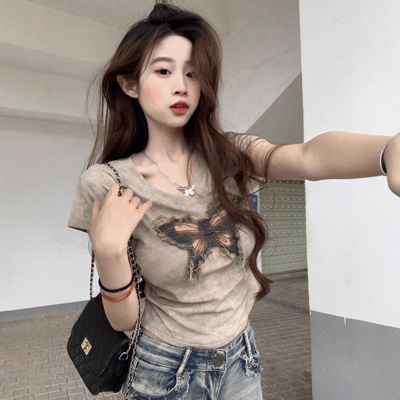 Γυναικείο T-Shirt με σχέδιο tie-dye πεταλούδα, Plus-Size, κοντό μανίκι, καλοκαίρι 2025, πιέτες, V-λαιμό, εφαρμοστό, κοντό τοπ