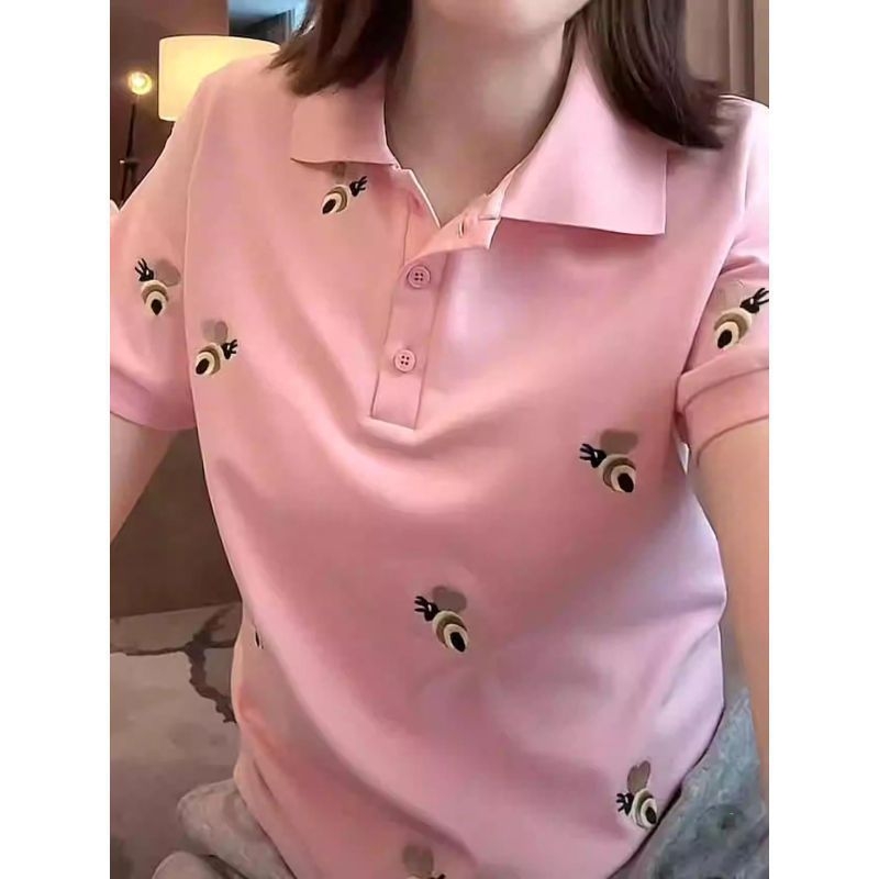 Γυναικεία T‑shirt με κέντημα μελισσών και γιακά τύπου lapel, κοντό μανίκι, ελεύθερη γραμμή, καλοκαίρι 2025