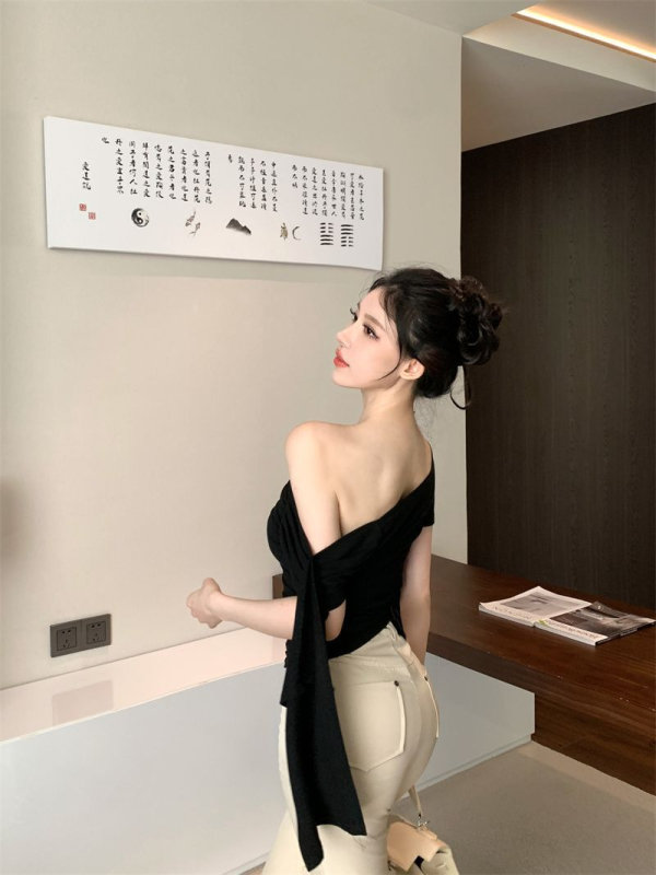 Μπλουζάκι γαλλικού στυλ, σέξι off-shoulder με ριφτά μανίκια, γυναικείο, καλοκαιρινή σχεδίαση με ακανόνιστο εσωτερικό στρώμα, οπτικά λεπταίνει τη σιλουέτα, κομψό