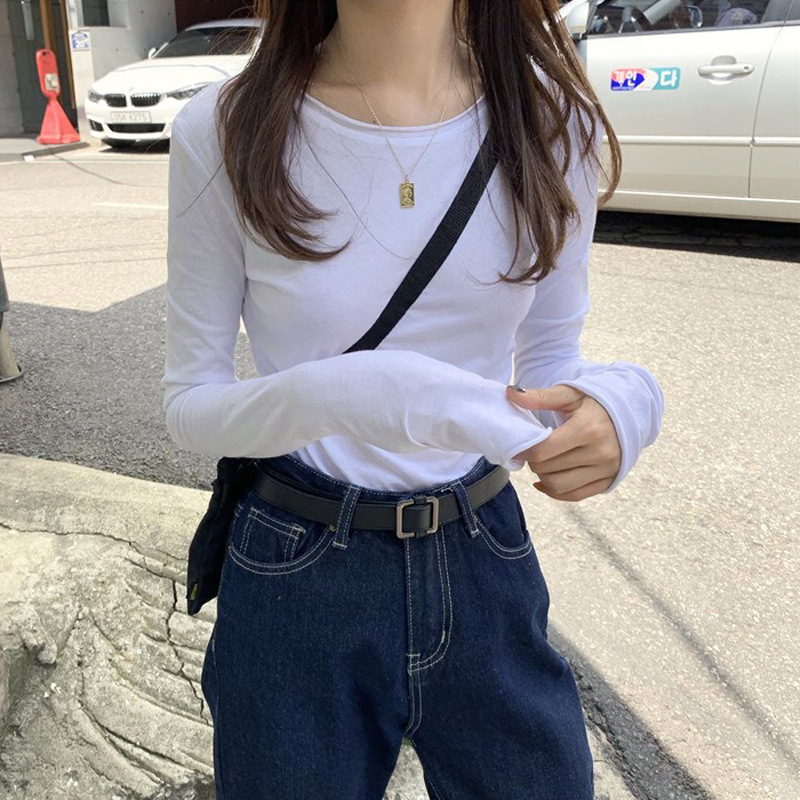 Λευκή γυναικεία μακρυμάνικη T‑shirt, σε στυλ Hong Kong, με γυρισμένη άκρη, στενή εφαρμογή, βασικό επάνω μέρος