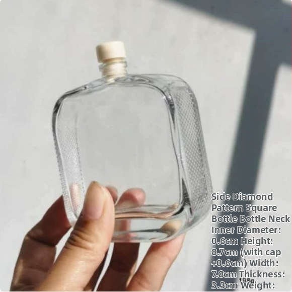 100 ml priehľadná plochá štvorcová sklenená fľaša s malým hrdlom na liehoviny, aromaterapiu, náplne do parfumov, kávu a nápoje, prázdna dekoratívna fľaša