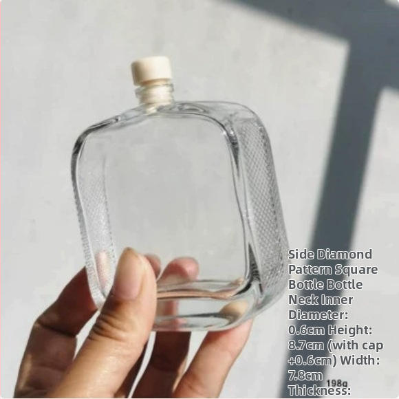 100 ml priehľadná plochá štvorcová sklenená fľaša s malým hrdlom na liehoviny, aromaterapiu, náplne do parfumov, kávu a nápoje, prázdna dekoratívna fľaša