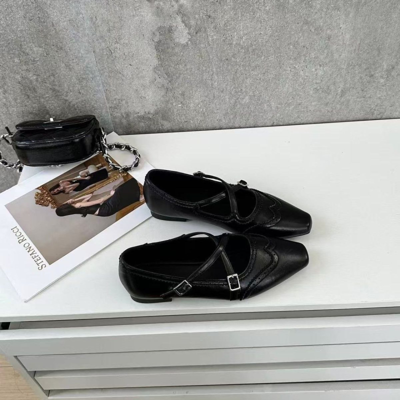 2026 Καφέ loafers με διασταυρούμενο λουρί και brogue λεπτομερείς, Mary Jane, τετράγωνη μύτη, χαμηλό άνοιγμα, κομψά και ευέλικτα