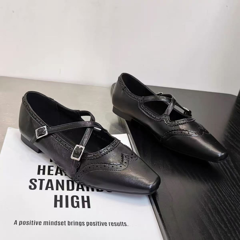 2026 Καφέ loafers με διασταυρούμενο λουρί και brogue λεπτομερείς, Mary Jane, τετράγωνη μύτη, χαμηλό άνοιγμα, κομψά και ευέλικτα