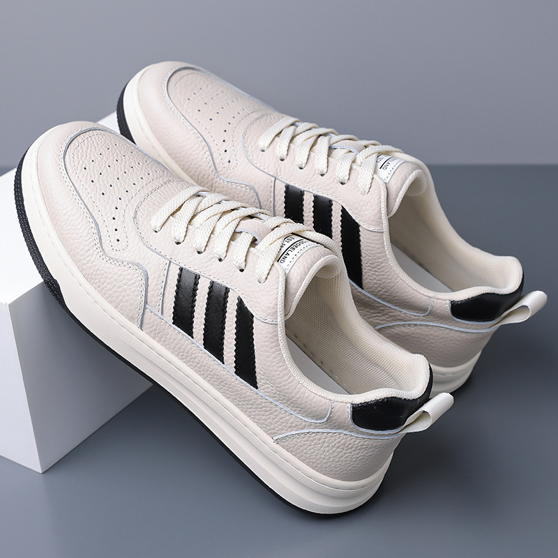 Ανδρικά sneakers από δέρμα πρώτης στρώσης, αναπνεύσιμα λευκά casual παπούτσια για την άνοιξη, με μαλακή σόλα