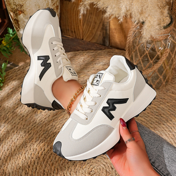 Γυναικείες sneakers 2026 άνοιξη–φθινόπωρο, κορεατικό στυλ, μεσαίο ύψος τακουνιού (3–5 cm), άνετες καθημερινές αθλητικές παπούτσια για τρέξιμο