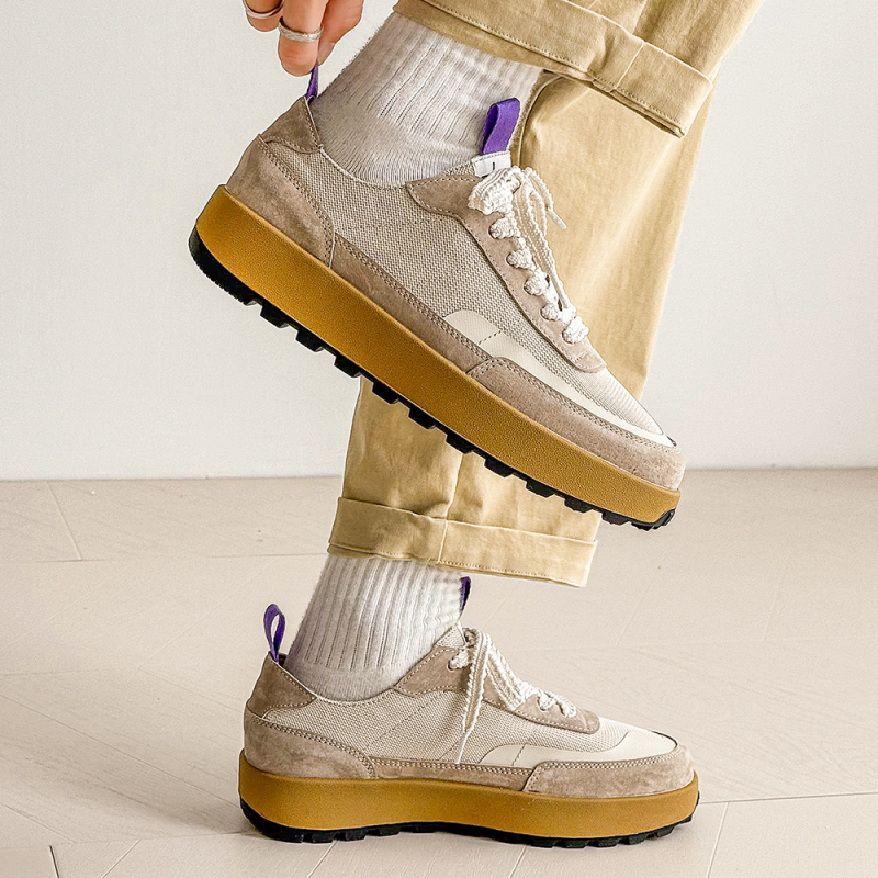 Férfi cipő tavasz-nyárra: vintage alacsony felső részű sneaker, légáteresztő, vastag talppal, mindennapi sportcipő