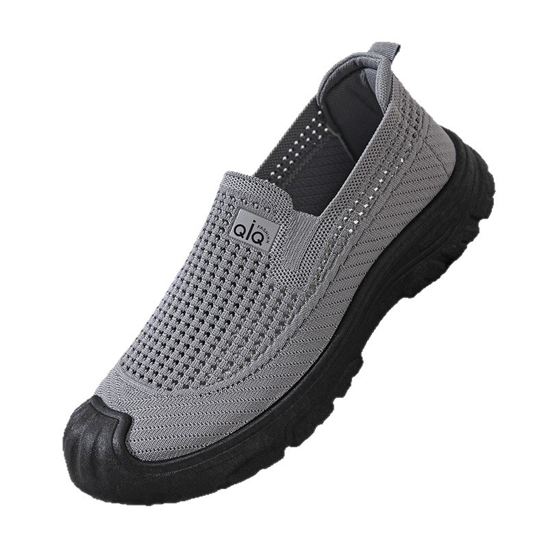 Férfiaknak készült, szellős hálós felsővel, slip-on kivitel, puha talpú, csúszásmentes