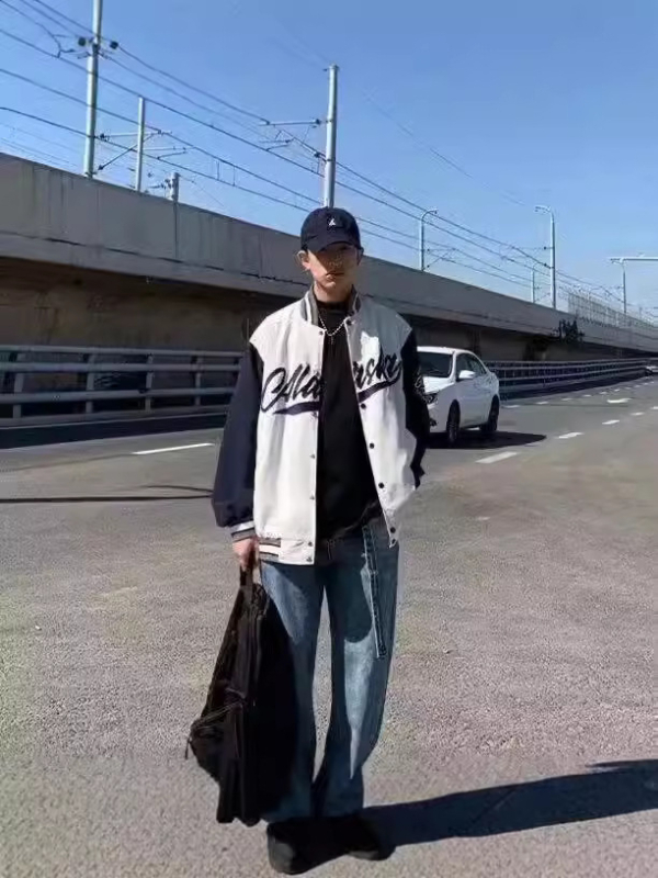 Τζάκετ μπέιζμπολ με κέντημα αμερικανικών γραμμάτων, ανδρικό φθινοπωρινό casual, φαρδιά γραμμή, ραφές σε αντίθεση χρώματα.