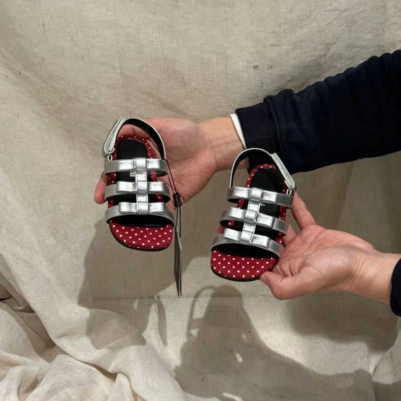 Παιδικά σανδάλια για κοριτσάκια με Velcro — καλοκαιρινά ρωμαϊκού στυλ, με ανοιχτό δάχτυλο, παραθαλάσσια σανδάλια με πουά και χρωματικά μπλοκ, μαλακά και άνετα