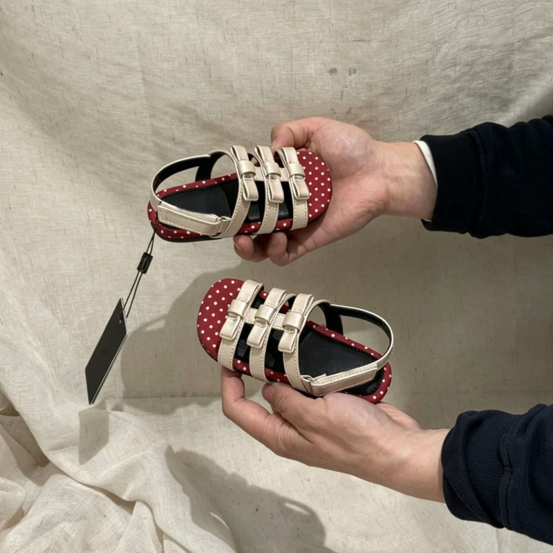 Παιδικά σανδάλια για κοριτσάκια με Velcro — καλοκαιρινά ρωμαϊκού στυλ, με ανοιχτό δάχτυλο, παραθαλάσσια σανδάλια με πουά και χρωματικά μπλοκ, μαλακά και άνετα