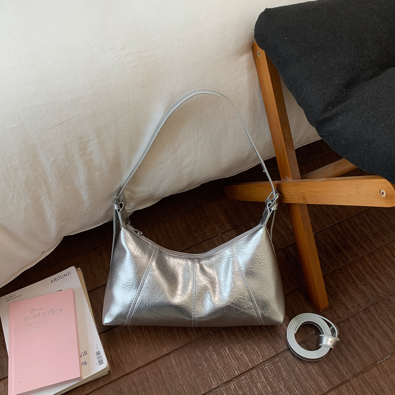 Geantă crossbody din PU, formă semilună, texturată, capacitate mare, primăvara 2026