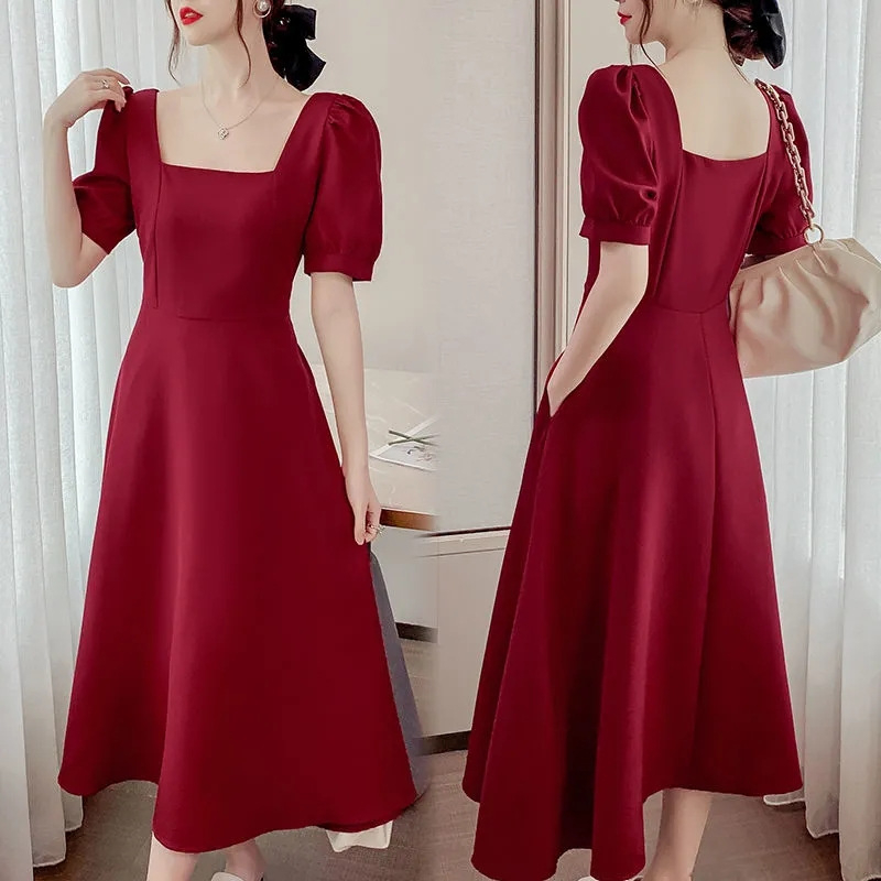 Plus-size καλοκαιρινό φόρεμα σε στιλ Χεμπέρν, φουσκωτά μανίκια, τετράγωνο ντεκολτέ, στημένη ζώνη στη μέση, κομψό μήκος πάνω από το γόνατο