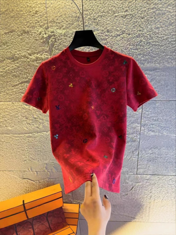 Ανδρικό T‑shirt loose-fit με φλοράλ εκτύπωση σε ανάλαφρο ύφασμα ice-silk, καλοκαίρι