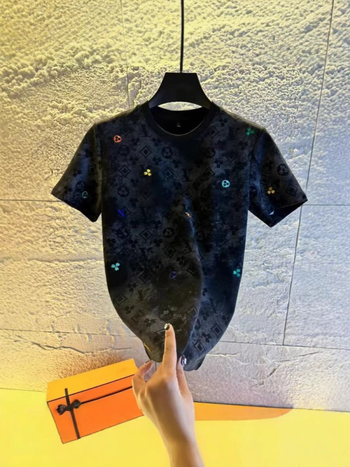 Ανδρικό T‑shirt loose-fit με φλοράλ εκτύπωση σε ανάλαφρο ύφασμα ice-silk, καλοκαίρι