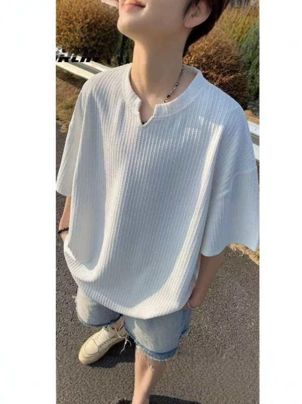 Ανδρικό κοντομάνικο T-shirt από ice-silk με υφή, καλοκαιρινό δροσιστικό streetwear σε αμερικάνικο στυλ, χαλαρή γραμμή, V-λαιμό, αίσθηση πολυτέλειας