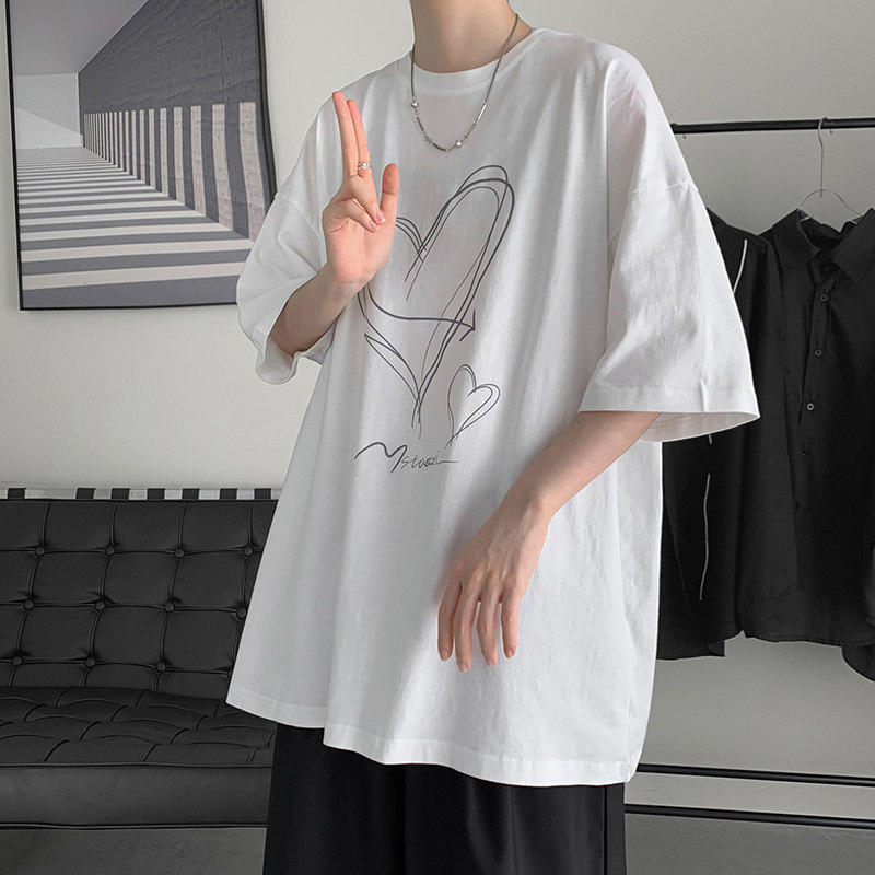 Αντρική κοντομάνικη T‑shirt σε Hong Kong style, καλοκαιρινή, άνετη και χαλαρή γραμμή, casual και μοντέρνο, φρέσκια αίσθηση