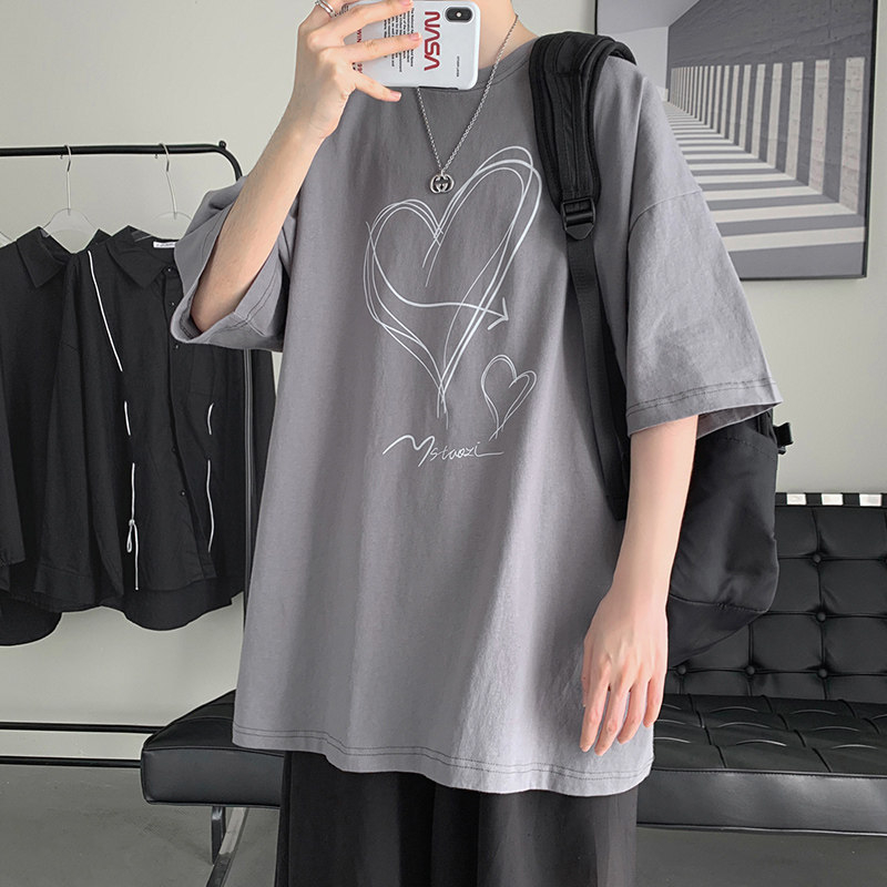Αντρική κοντομάνικη T‑shirt σε Hong Kong style, καλοκαιρινή, άνετη και χαλαρή γραμμή, casual και μοντέρνο, φρέσκια αίσθηση