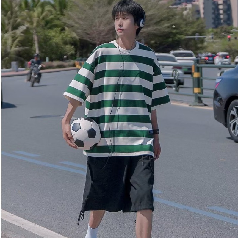2026 T-shirt με ρίγες σε στυλ Hong Kong για άνδρες, κορεατική έκδοση, χαλαρή γραμμή