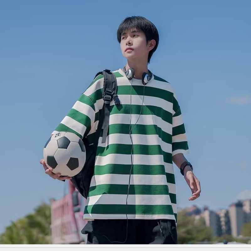 2026 T-shirt με ρίγες σε στυλ Hong Kong για άνδρες, κορεατική έκδοση, χαλαρή γραμμή