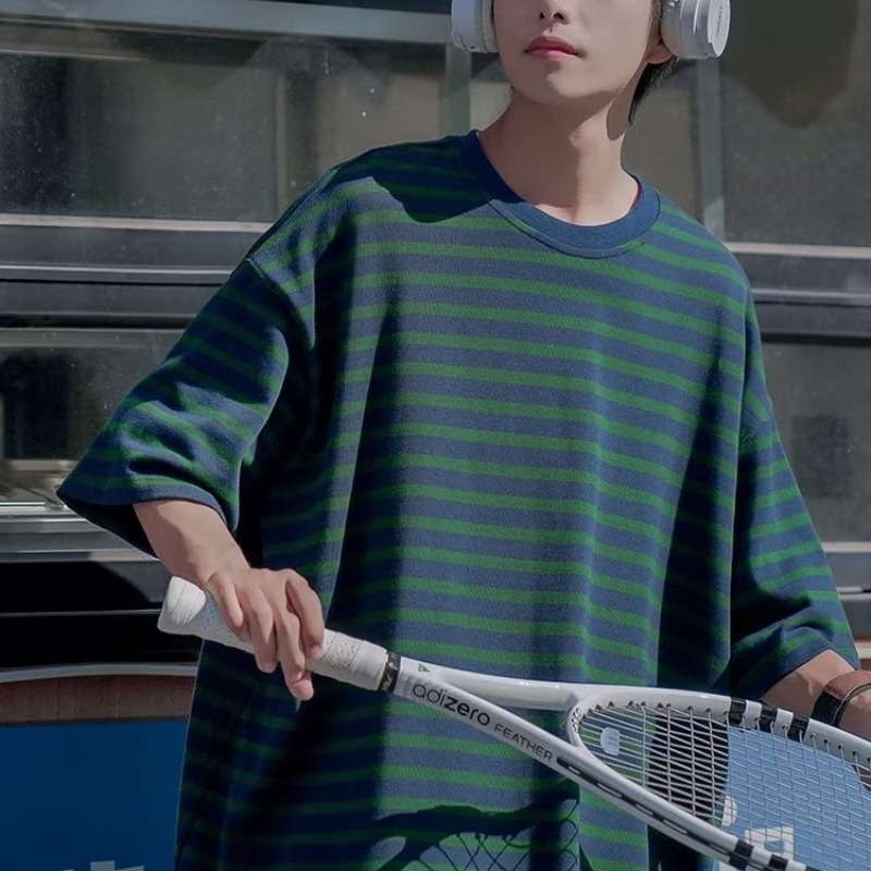 2026 T-shirt με ρίγες σε στυλ Hong Kong για άνδρες, κορεατική έκδοση, χαλαρή γραμμή