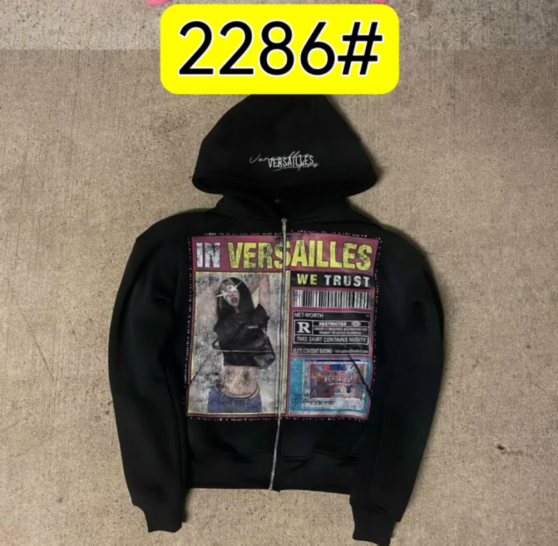 Μαύρο cardigan με φερμουάρ και κουκούλα, fleece επένδυση, πολυεστέρας, στενή γραμμή, μακριά μανίκια, πλαϊνές τσέπες, εκτύπωση, casual αστικός στυλ