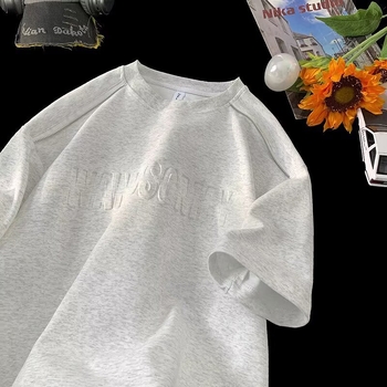 Ανδρικό καλοκαιρινό T-shirt με κοντό μανίκι, στρογγυλός λαιμός, ανάγλυφη εκτύπωση κειμένου, ελαφρύ πολυεστέρας, καθημερινή χρήση