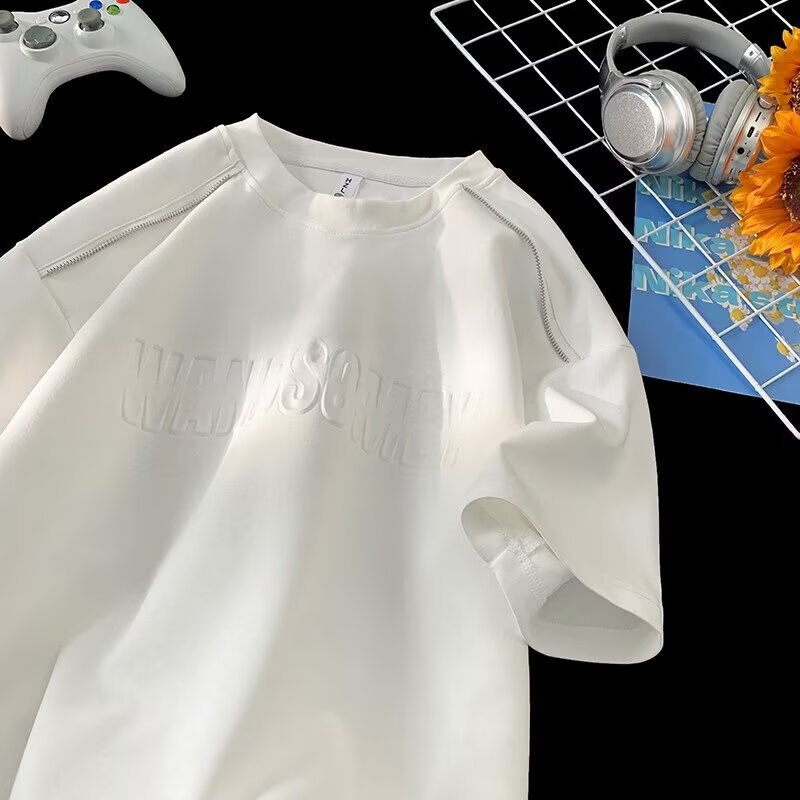 Ανδρικό καλοκαιρινό T-shirt με κοντό μανίκι, στρογγυλός λαιμός, ανάγλυφη εκτύπωση κειμένου, ελαφρύ πολυεστέρας, καθημερινή χρήση