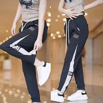 Καλοκαιρινά ultra-light παντελόνια jogger unisex από ice silk, χαλαρή γραμμή με ελαστική μέση και μανσέτες στους αστραγάλους, ευέλικτο casual στυλ