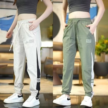 Καλοκαιρινά ultra-light παντελόνια jogger unisex από ice silk, χαλαρή γραμμή με ελαστική μέση και μανσέτες στους αστραγάλους, ευέλικτο casual στυλ