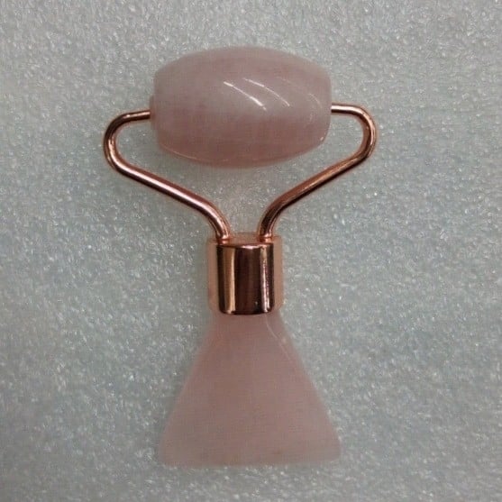 Rózsaszín kristály szemmasszírozó és gua sha – mini kettős funkciójú szépségkészülék