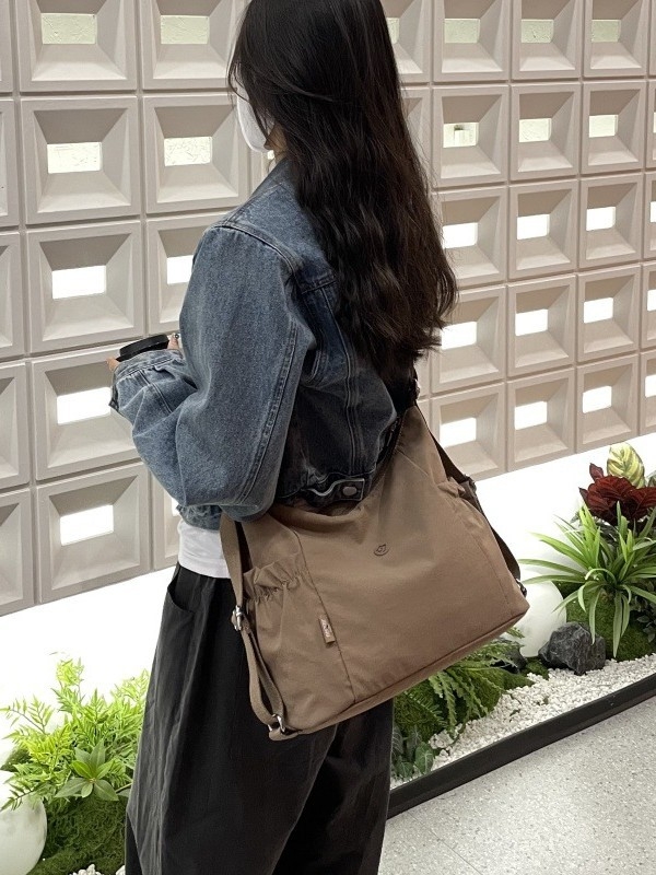 Νάιλον γυναικεία τσάντα tote με μεγάλο χώρο, casual στυλ, πολλές επιλογές μεταφοράς (tote, ώμος, crossbody, σακίδιο)