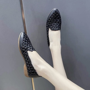 Γυναικείοι loafers με κόκκινο κέντημα και διάτρητα σχέδια, μαλακή σόλα, slip-on, καλοκαίρι