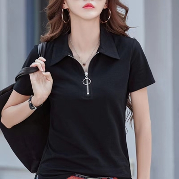 Γυναικείο κοντομάνικο T‑shirt με φερμουάρ στον γιακά τύπου πόλο, λευκό, καλοκαιρινό top, κομψό και υψηλής ποιότητας, συλλογή 2025