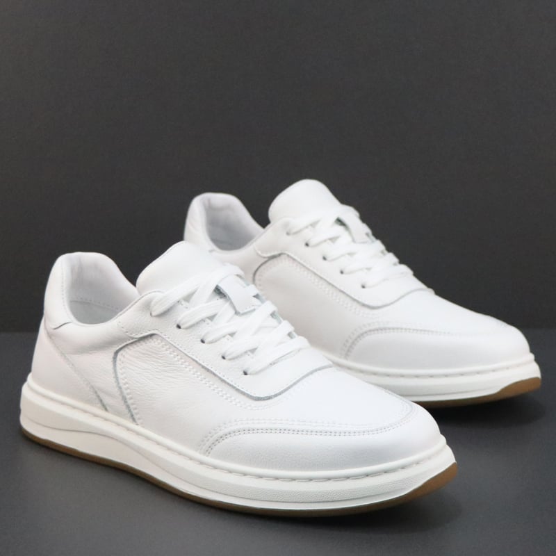 Ανδρικά λευκά sneakers από γνήσιο δέρμα, διαπνέοντα και αντιβακτηριακά, καθημερινά χαμηλά παπούτσια