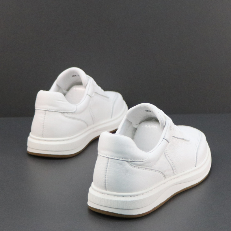Ανδρικά λευκά sneakers από γνήσιο δέρμα, διαπνέοντα και αντιβακτηριακά, καθημερινά χαμηλά παπούτσια