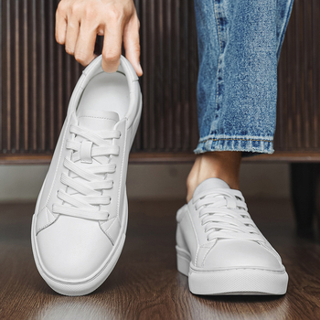 Ανδρικά λευκά sneakers από γνήσιο δέρμα με μαλακή σόλα, μεγέθη 46–48, ευρύ και επιπλέον ευρύ.