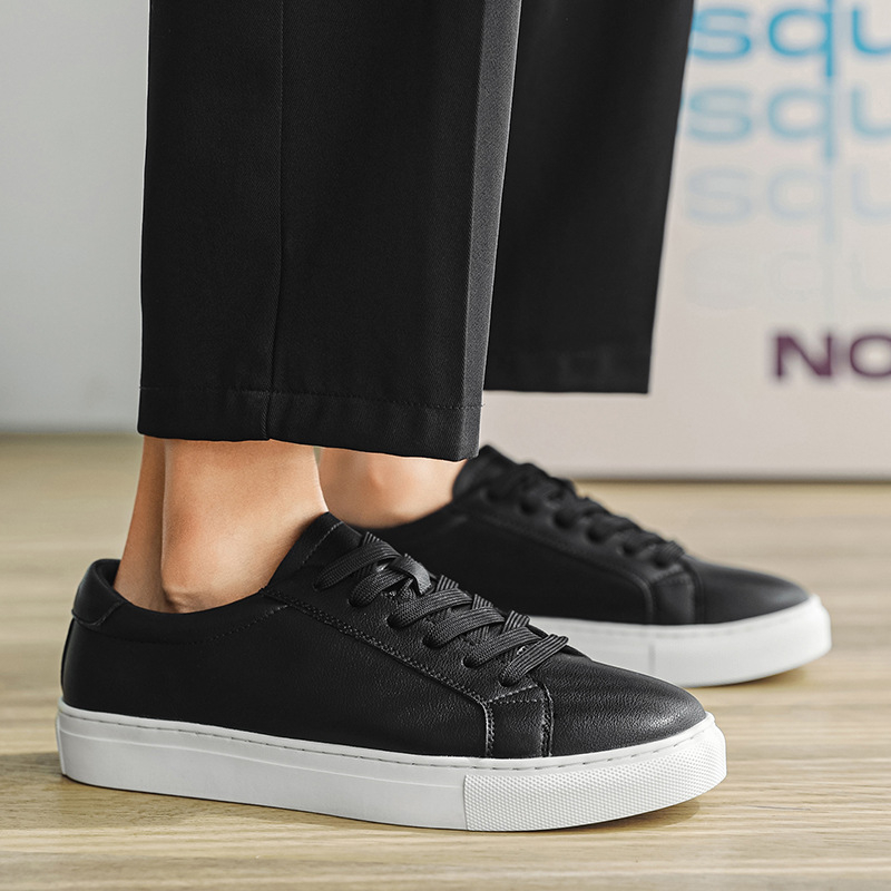 Ανδρικά λευκά sneakers από γνήσιο δέρμα με μαλακή σόλα, μεγέθη 46–48, ευρύ και επιπλέον ευρύ.