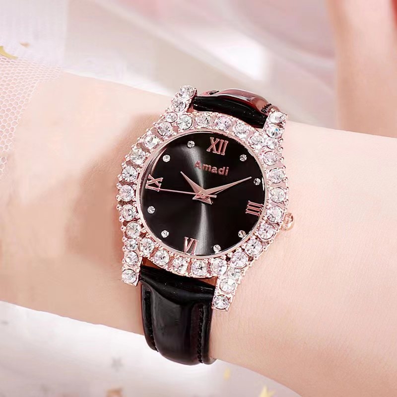 Γυναικείο ρολόι quartz με καντράν με ακτινοβολία ήλιου, διακοσμητικά κρύσταλλα και δερμάτινο λουράκι