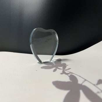 Κρύσταλλο σε σχήμα καρδιάς με 3D χαρακτικό λογότυπο, δώρο-αναμνηστικό