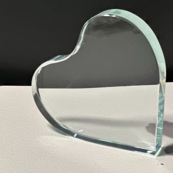 Κρύσταλλο σε σχήμα καρδιάς με 3D χαρακτικό λογότυπο, δώρο-αναμνηστικό