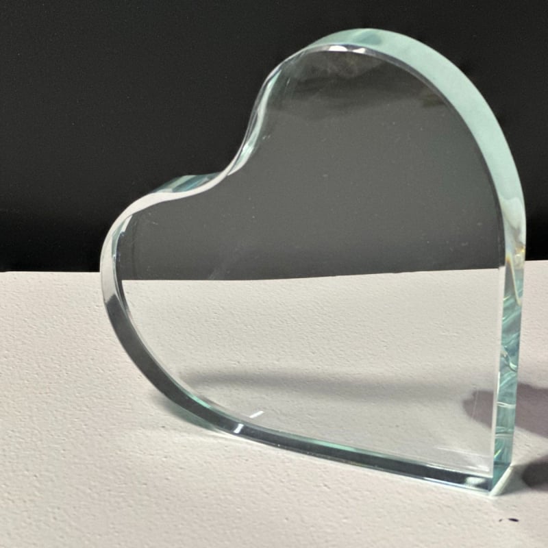 Κρύσταλλο σε σχήμα καρδιάς με 3D χαρακτικό λογότυπο, δώρο-αναμνηστικό
